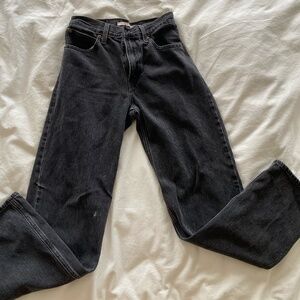 aritzia levi's dad jean in washed black